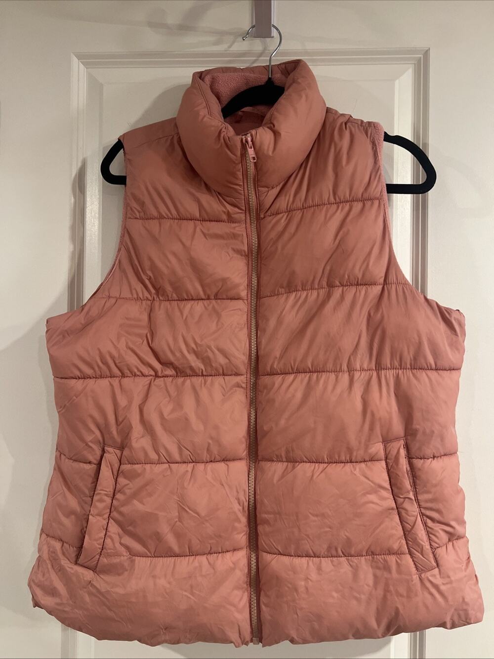 Old Navy Womens Large Pink Quilted Vest Lightweight Zip Up Puffer Jacket Pockets